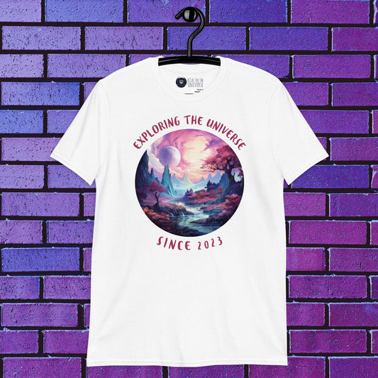 Camiseta "Exploring the Universe since 2023" Año personalizable (Colores pastel)